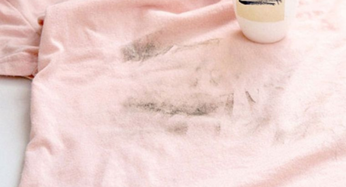 Mách bạn 19 cách tẩy vết mực lâu ngày trên áo màu tại nhà hiệu quả